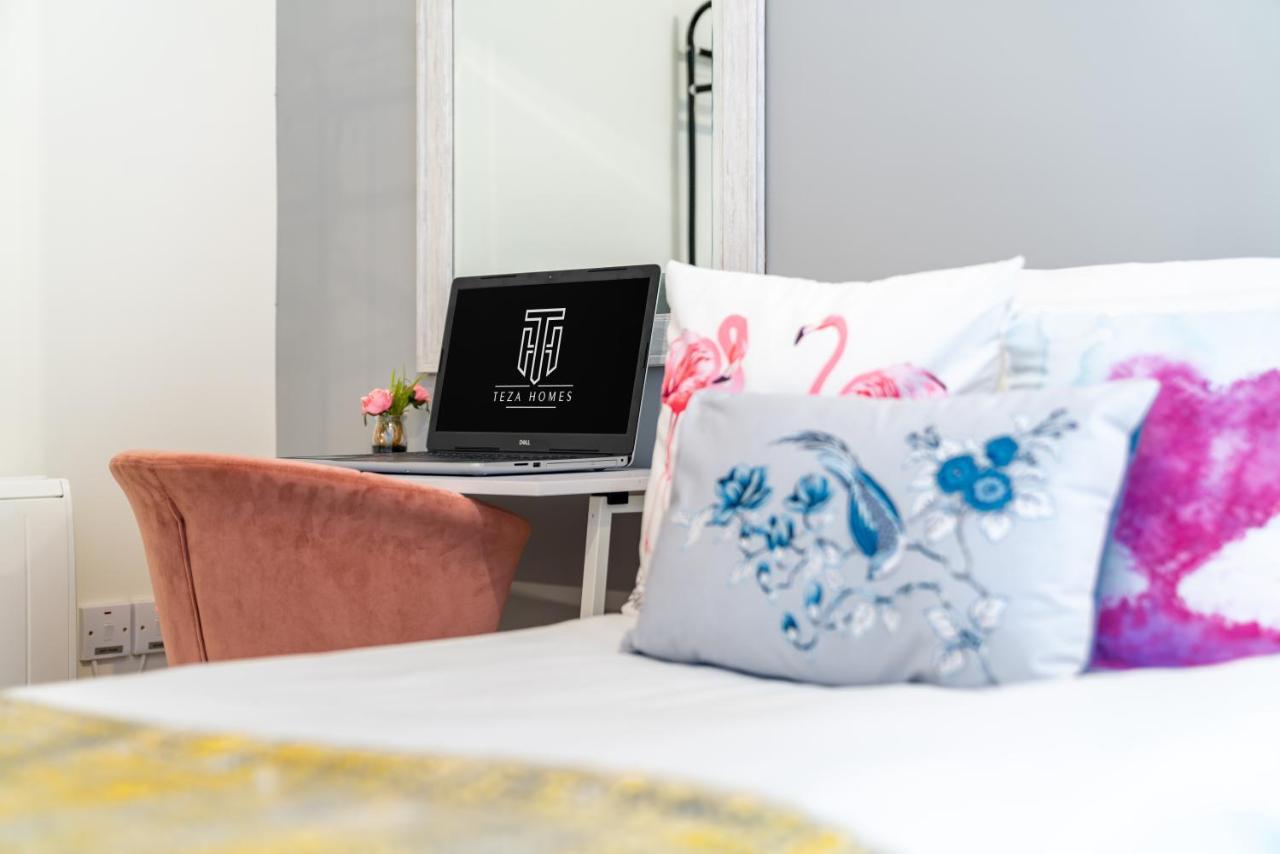 Town Center Apartment With 55” Smart Tv+Netflix Andover Zewnętrze zdjęcie